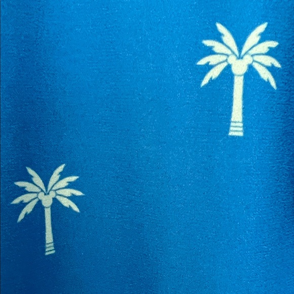 Disney ⭐️ Vacation Club Member Blue Palm Tree Ruffle Blouse Size S - Picture 8 of 16